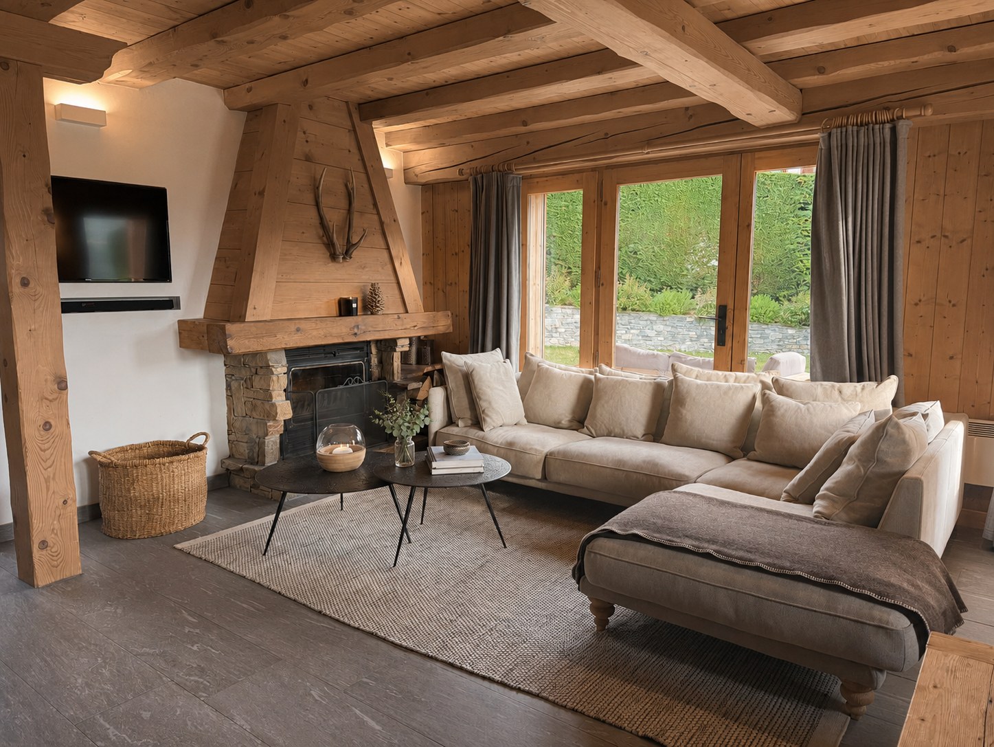 Living room with fireplace at Fleurs des Roches