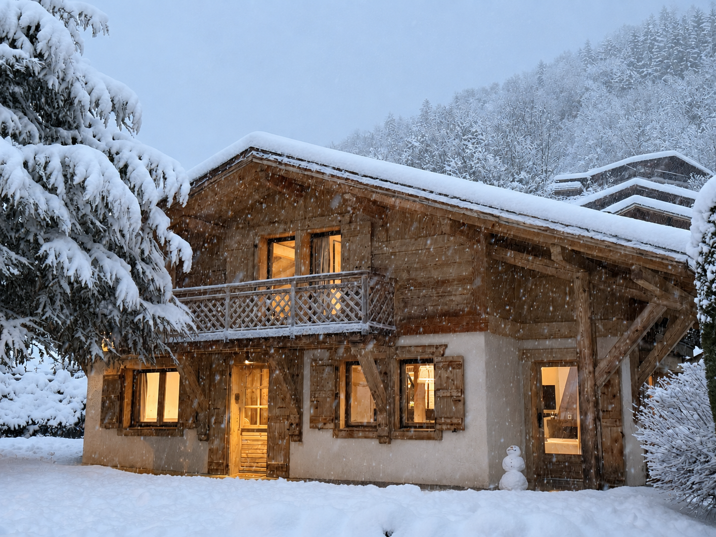 Chalet Fleurs des Roches in fresh winter snow