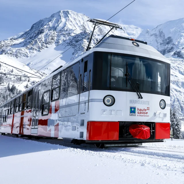 Tramway du Mont-Blanc in winter